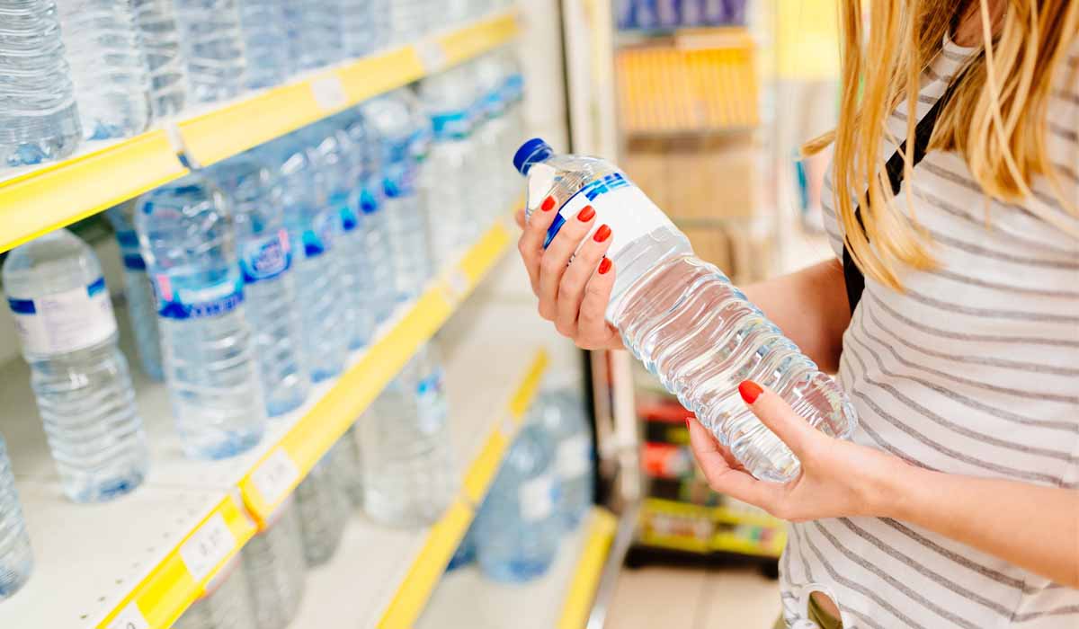 Scopri di più sull'articolo ETICHETTA IN BOTTIGLIA: COME NON PERDERTI IN UN BICCHIERE D’ACQUA!