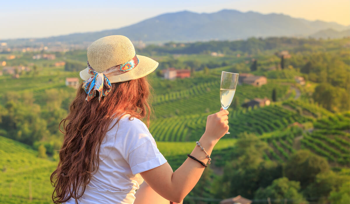 Scopri di più sull'articolo I CUGINI DI FAMIGLIA: LO SPUMANTE E IL PROSECCO!