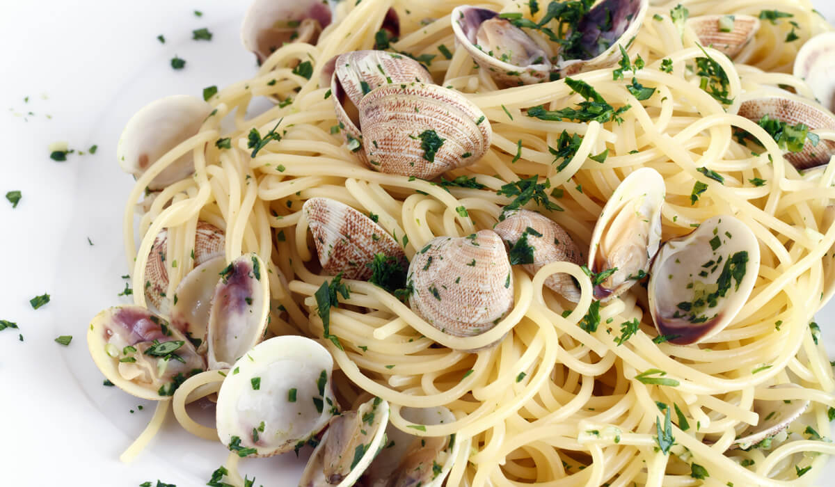 Scopri di più sull'articolo VONGOLE E MAZZANCOLLE, IL MARE D’AUTUNNO