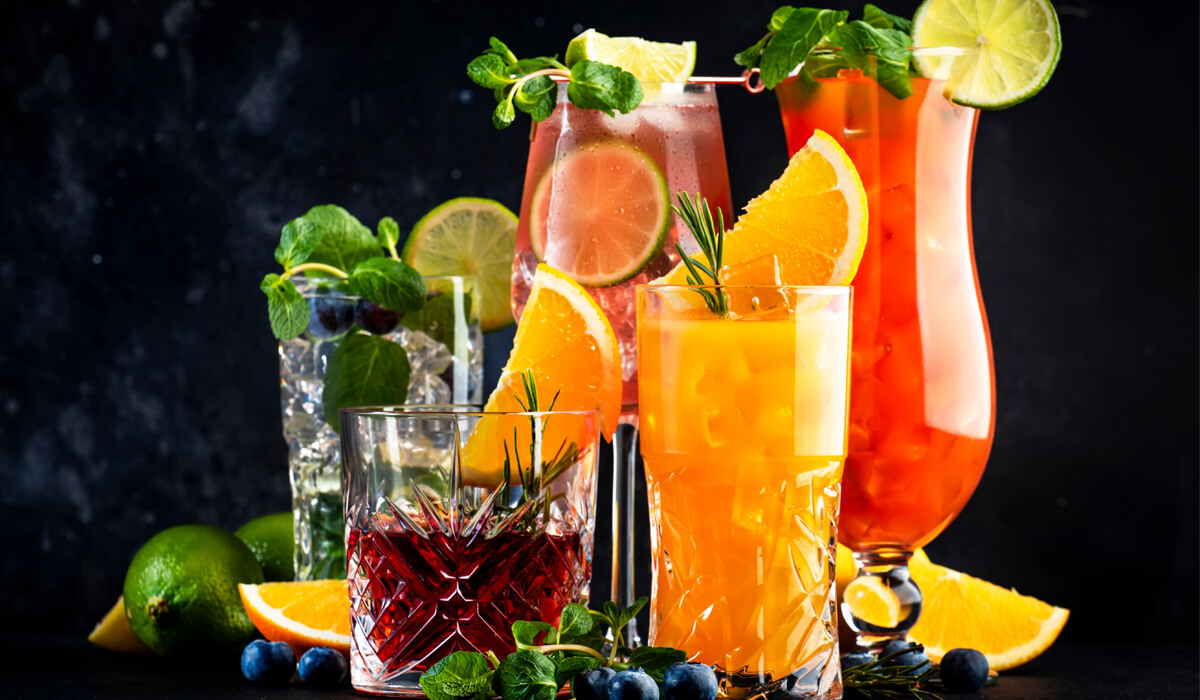 Scopri di più sull'articolo MOCKTAIL: LA RIVOLUZIONE SENZA ALCOL NELLA SCENA DEI DRINK